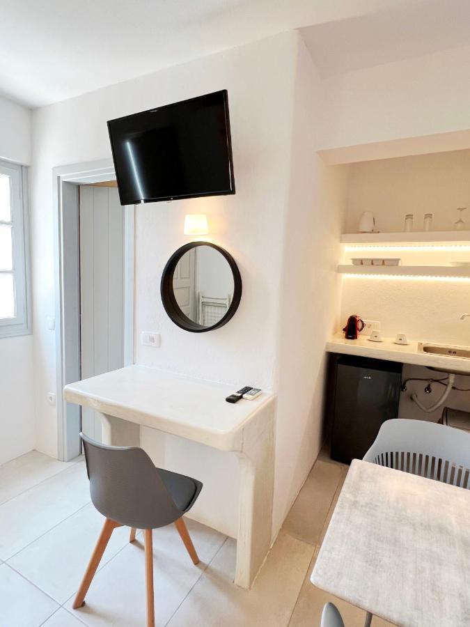White Lily Suites & Lofts - Adults Only 16 Plus Периволос Екстериор снимка