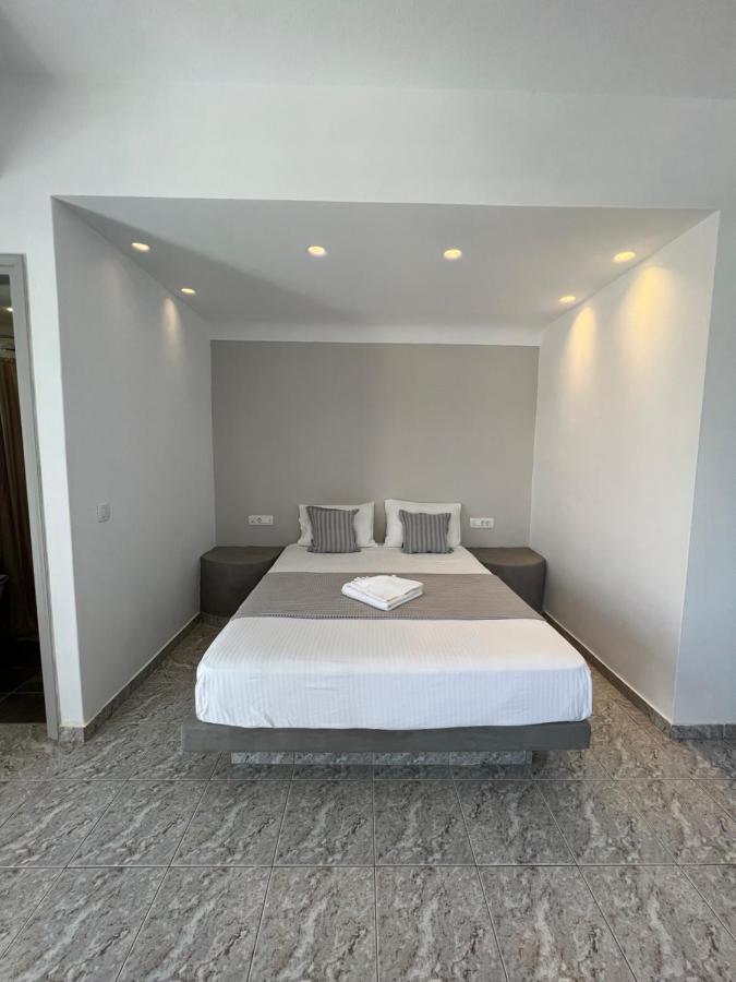 White Lily Suites & Lofts - Adults Only 16 Plus Периволос Екстериор снимка